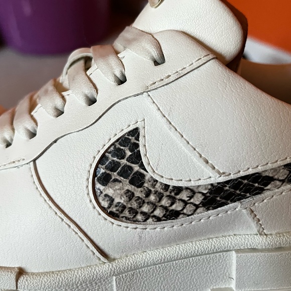 WMNS Nike Air Force 1 Pixel SE - Picture 4 of 6